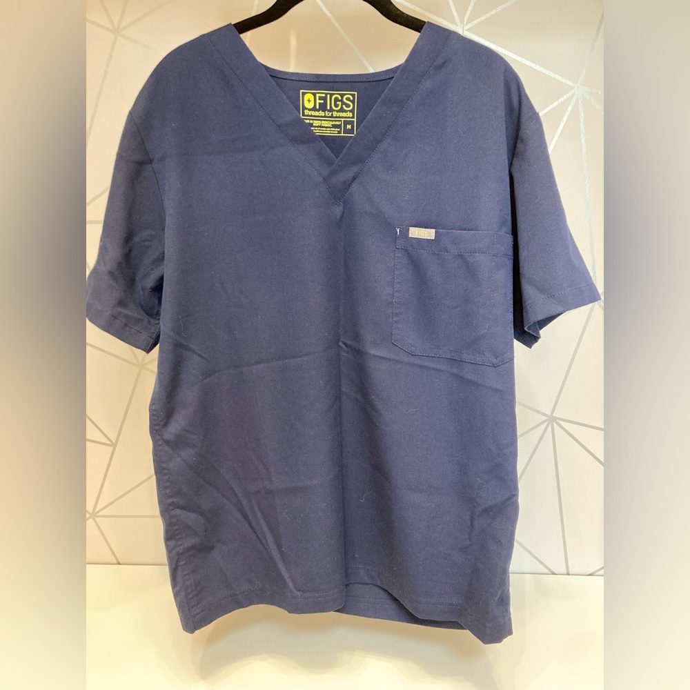 FIGS Scrubs Top Mens M Navy Blue Front Pocket EUC.